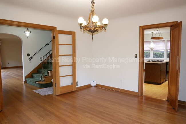 Building Photo - 1403 2nd Ave N