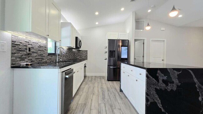 Building Photo - 4020 NW 41st Pl
