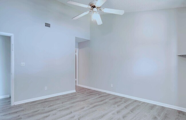 Building Photo - 3401 NW 44th St