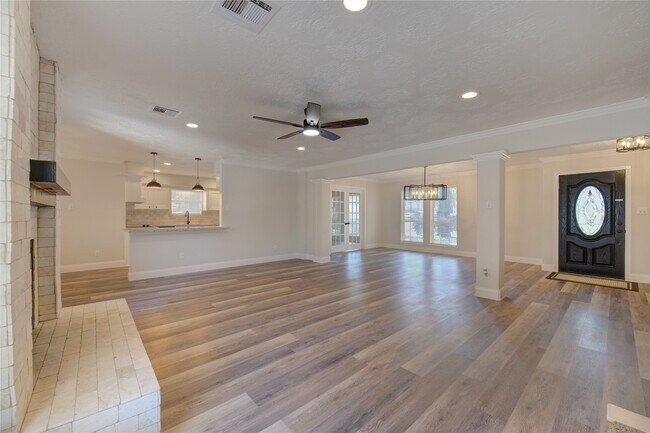 Building Photo - 9115 Taidswood Dr