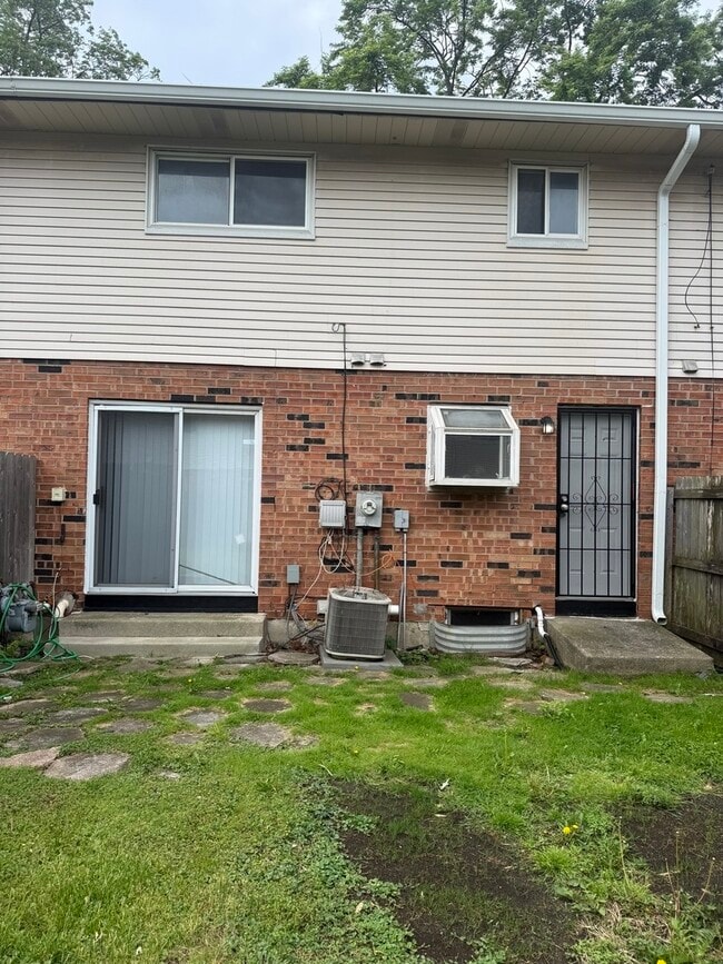 Building Photo - 4014 Euclid Ln