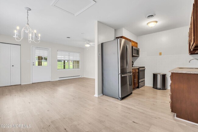 Building Photo - 15 Yorkshire Ct