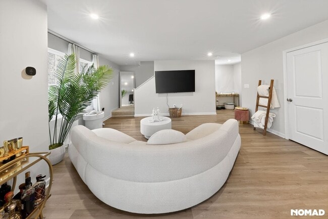 Building Photo - 41 Teatree Ln