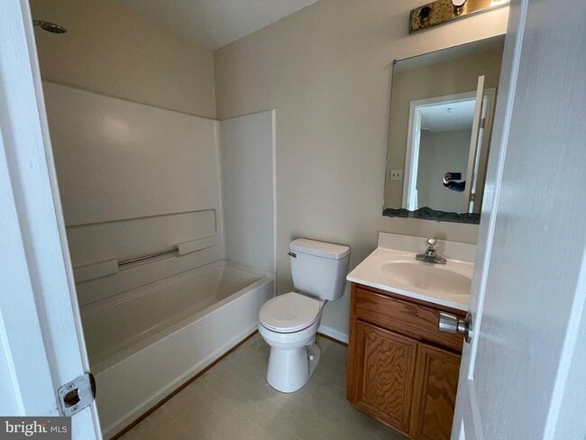 Building Photo - 45277 Keyport Ct