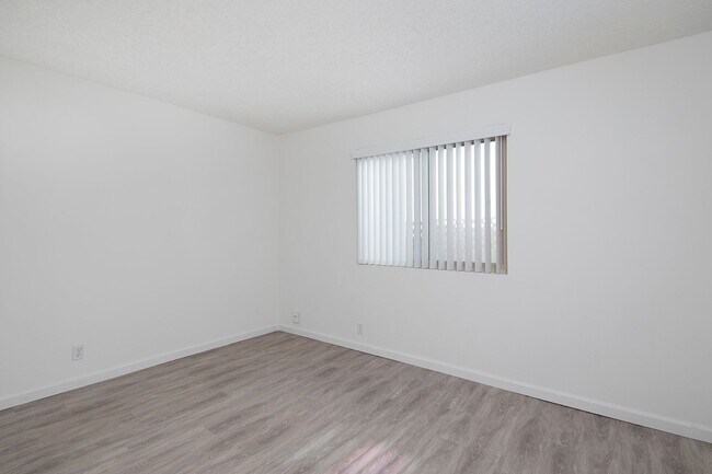 Building Photo - *OPEN HOUSE: 7/19 3-4PM* La Jolla 2BR with...