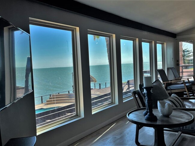 Building Photo - 602 N Shore Dr E