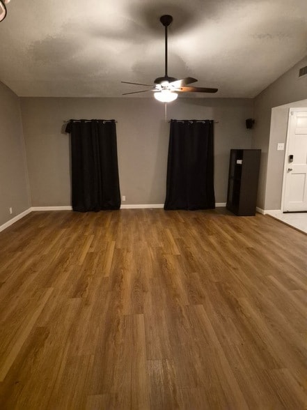 Building Photo - 15735 Munson Ln