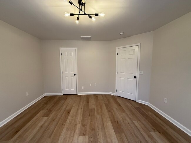 Building Photo - 328 Myrtle Ave