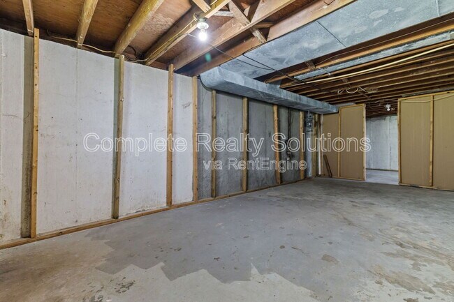 Building Photo - 10721 Spring Garden Dr