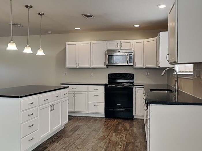 Building Photo - 908 Dunning Dr