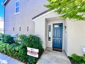 Building Photo - $2,295 Herndon & Armstrong, 2 Bedroom Cond...