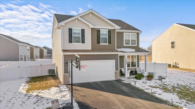 Building Photo - 3345 Seeley St