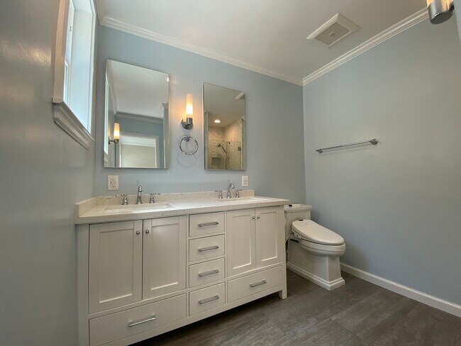 Building Photo - 161 El Bonito Way