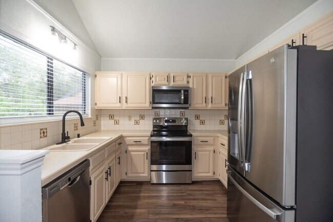 Building Photo - 11513 Juniper Ridge Dr