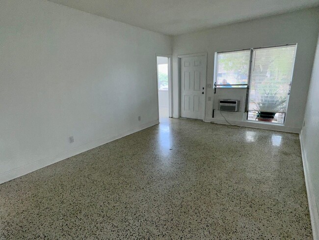 Building Photo - 1426 N J St