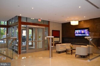 Building Photo - 811 4th St NW