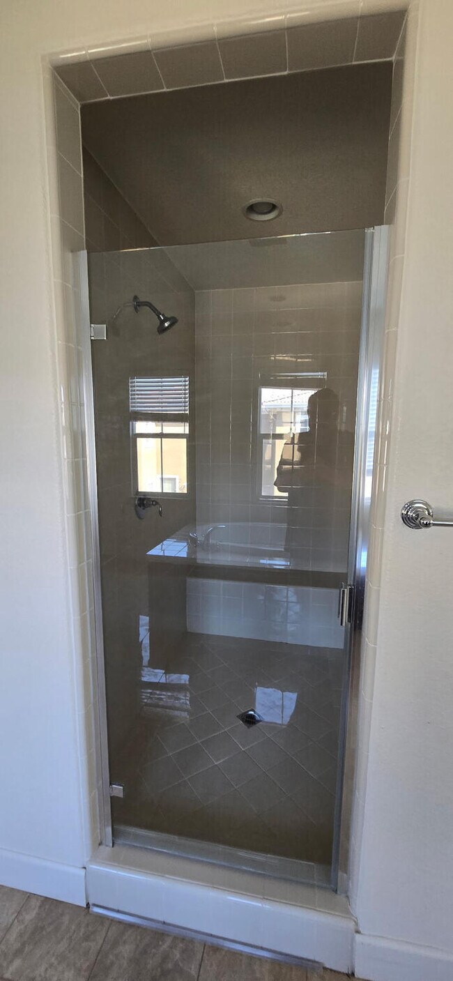 Building Photo - Elegant 4 Bedroom 4 Bath Mountain House So...