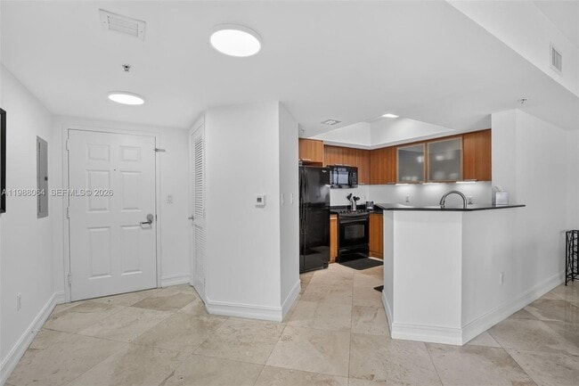 Building Photo - 16699 Collins Ave