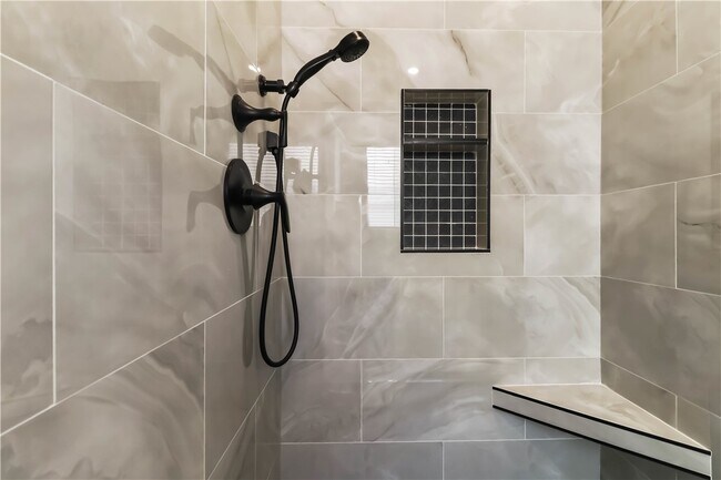 Building Photo - 500 Apollo Dr