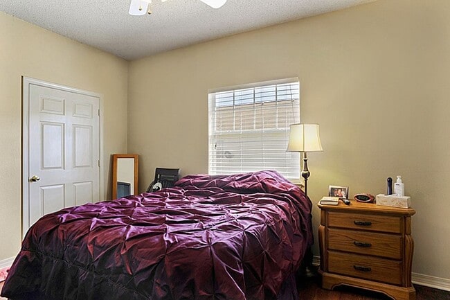 Building Photo - Charming Cottages for Rent in Waveland – 1 & 2 Bedroom Units Available at Cambridge Cottages!