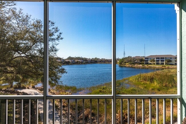 Building Photo - AMAZING CONDO IN WATERSIDE CLUB