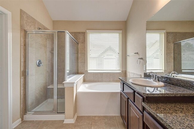 Building Photo - 16 Cheswood Manor Court