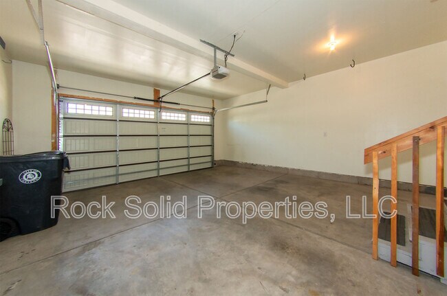 Building Photo - 1031 Old Town Ln