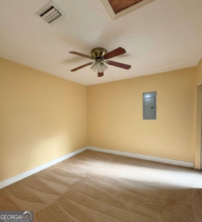 Building Photo - 204 Merriwood Cir