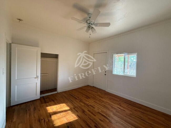 Building Photo - 1212 E Taylor St