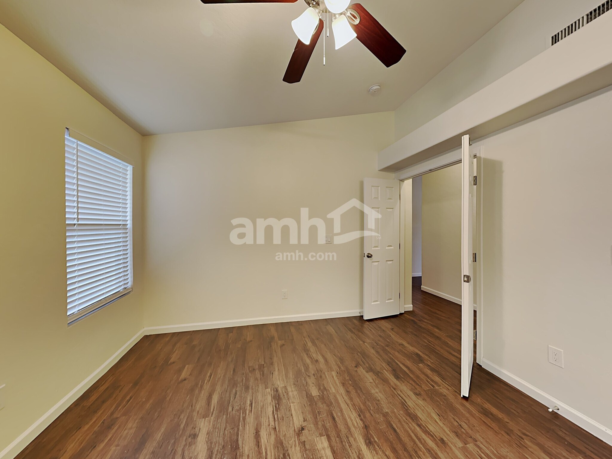 Building Photo - 2107 E Catclaw St