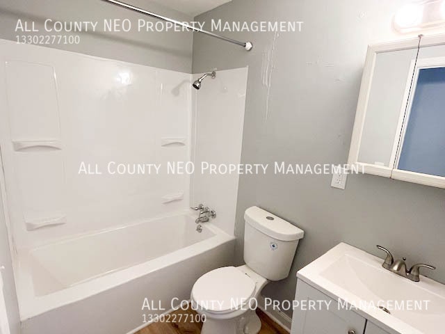 Building Photo - 1080 E 167th St