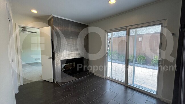 Building Photo - 3701 Leathertop Dr