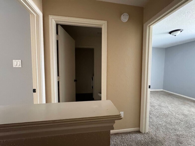 Building Photo - 1607 Dugger Cir