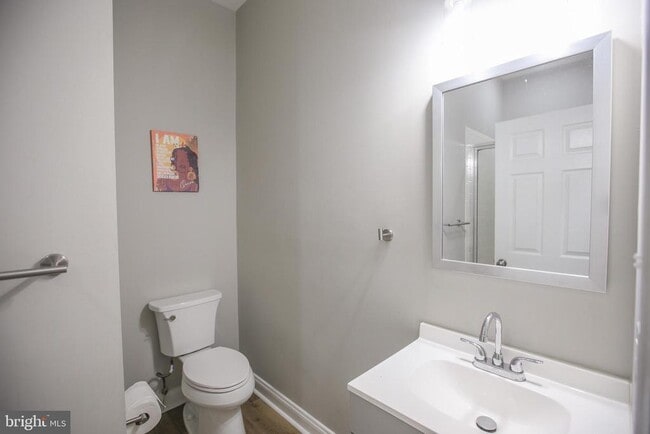 Building Photo - 530 N Montford Ave