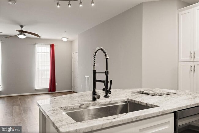 Building Photo - 9541 Center St