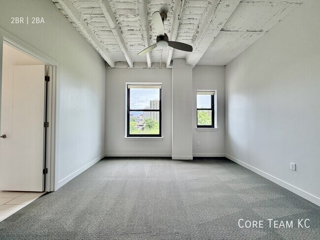 Building Photo - 217 W Pershing Rd