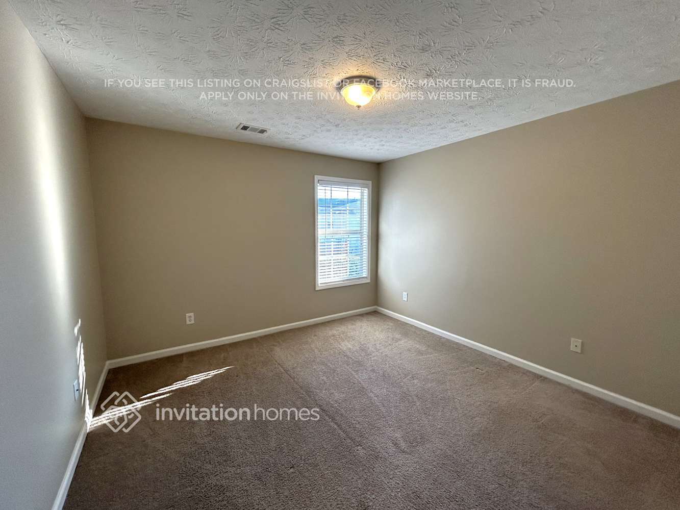 Building Photo - 720 Clairidge Ln SW