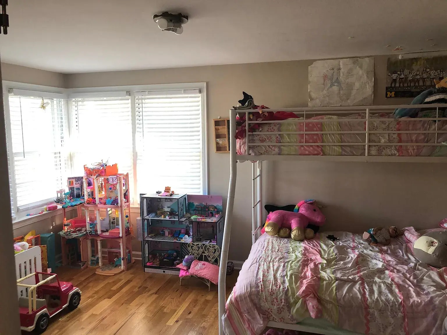 Building Photo - 220 Madison St