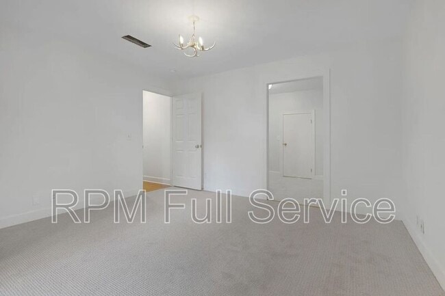 Building Photo - 177 Cottonwood Dr