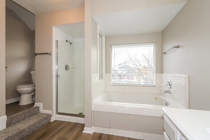 Building Photo - 15815 Spruce River Ct