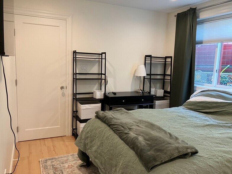 Building Photo - 5516 Market St