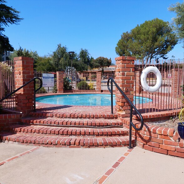 Children's pool - 6605 Green Valley Cir