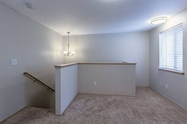 Building Photo - Wonderful Townhome in Browns Point with VI...