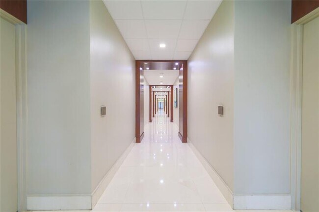 Building Photo - 3500 Galt Ocean Dr