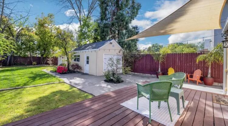 Building Photo - 5230 15th Ave