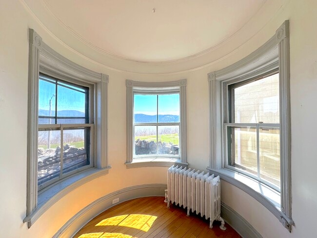 Primary Photo - 6 Bay View Ter