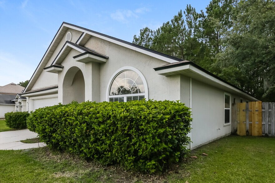 Building Photo - 12630 Richfield Blvd