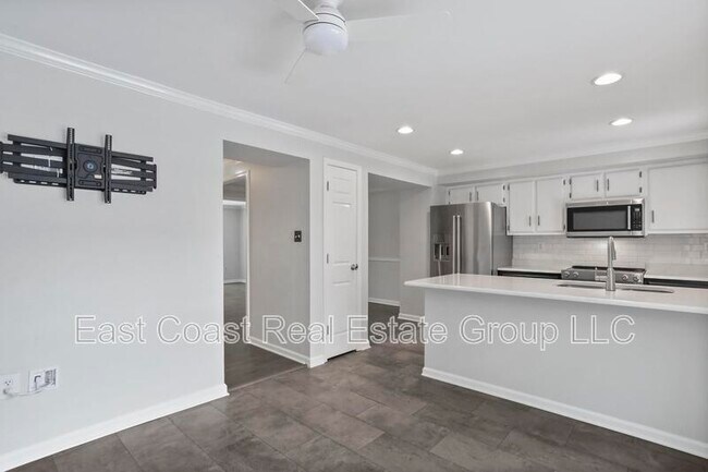 Building Photo - 8033 Hollow Reed Ct