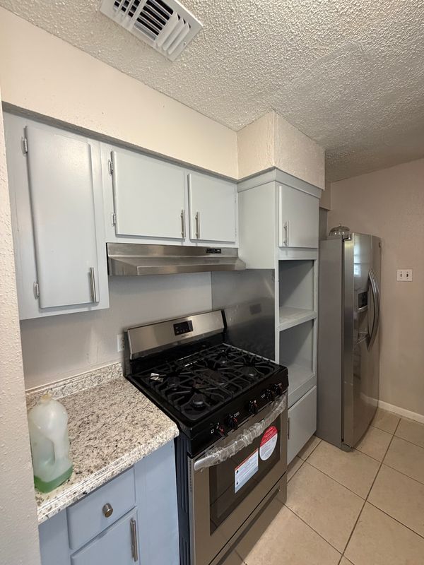Building Photo - 417 De Armas St
