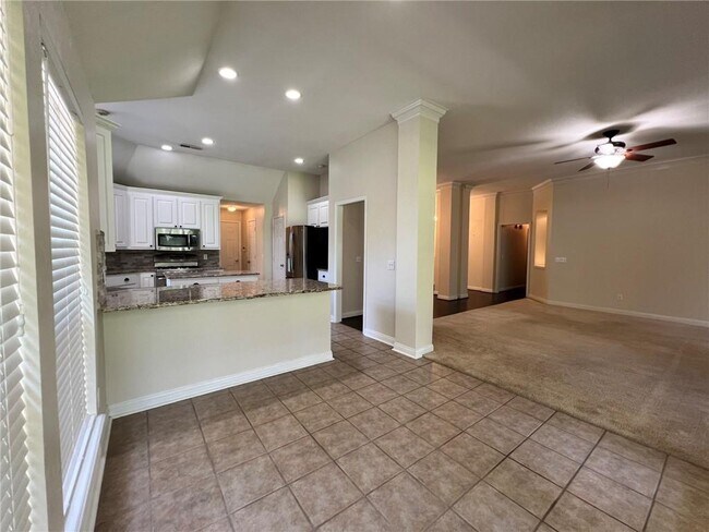 Building Photo - 5408 W Redbud St